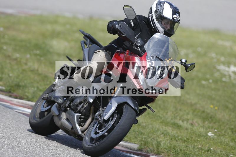 /Archiv-2025/09 22.04.2025 Cornu Master School ADR/gruen-vert/33